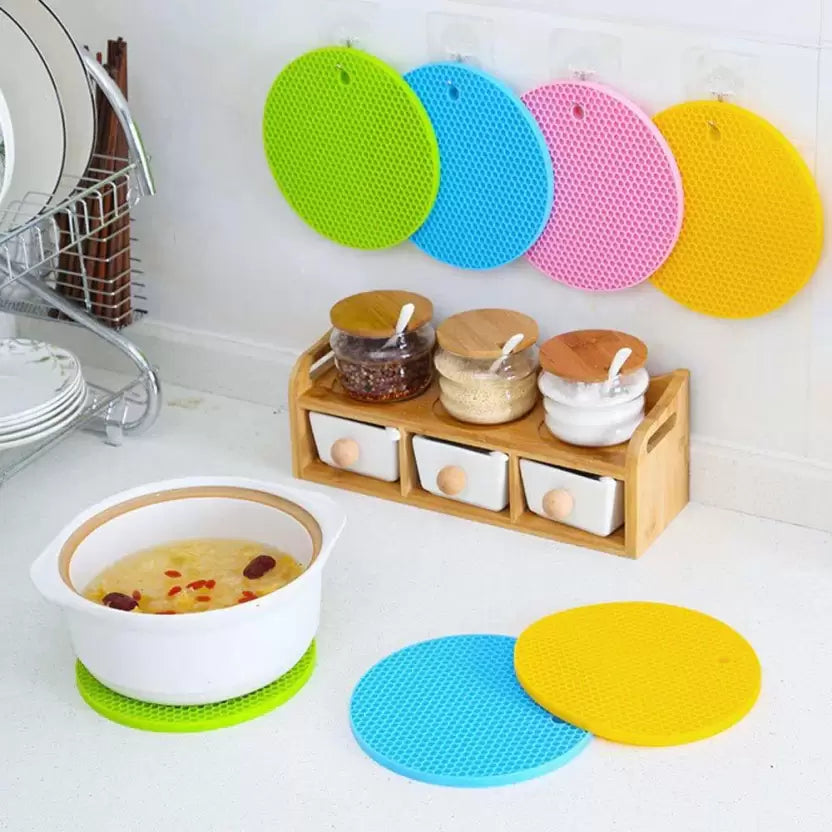 Silicone Heat Resistant Table Mat (BUY 1 GET 3 FREE)